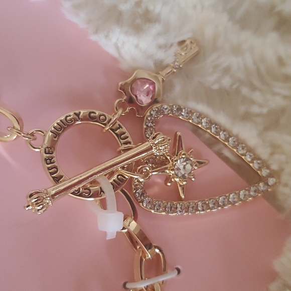 ๐๐ธJUICY COUTURE TOGGLE HEART BRACELET - Picture 2 of 8